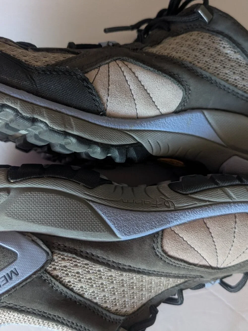 MERRELL WOMEN'S SIZE 8 VIBRAM BLUE/GRAY ATHLETIC SHOES